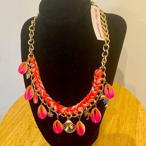 Betsey Johnson CATCH THE WAVES Pink Statement Necklace Summer Shells BRAND NWT